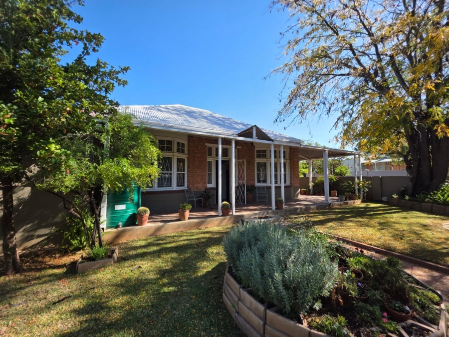 4 Bedroom Property for Sale in Beaconsfield Northern Cape